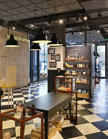 香港零售市場回天乏力恐慌加劇 奢侈品后藥妝店步后塵投入關店大潮